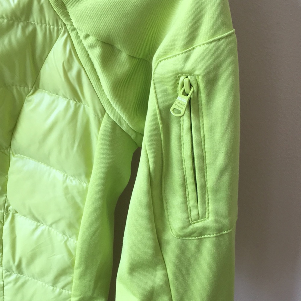 Like-New Calvin Klein Performance Jacket - image 4